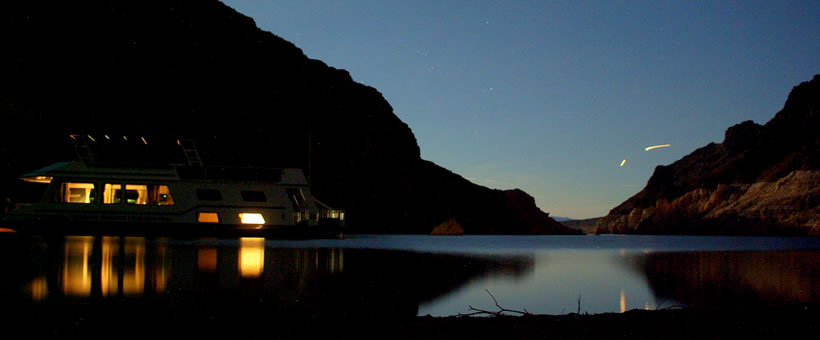 Houseboating in Nevada